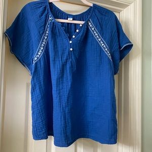 Embroidery detail top